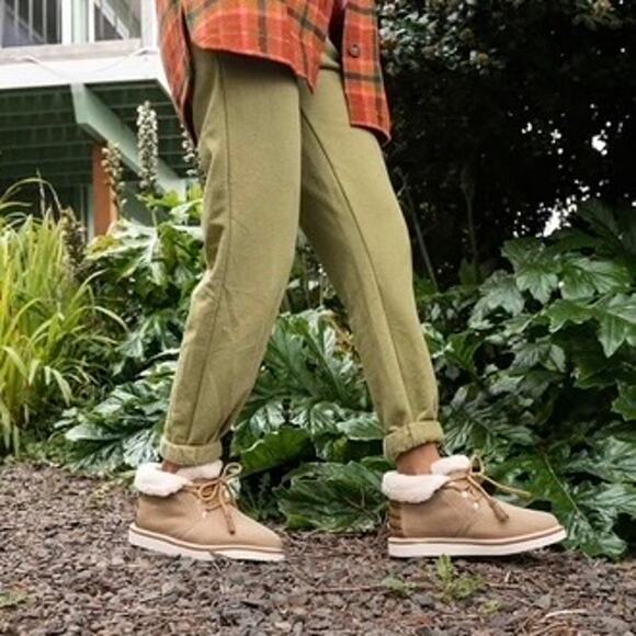 NIB Sanuk Cozy Vibe Mid SL Boots Booties 7M Tannin - Picture 4 of 12